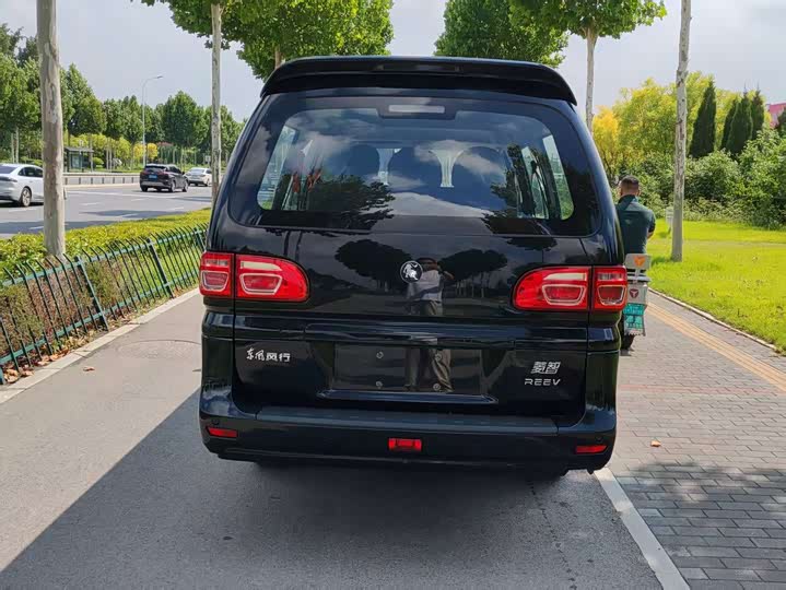 Dongfeng Forthing Lingzhi M5 EV, 2026 — фото 5 из 9