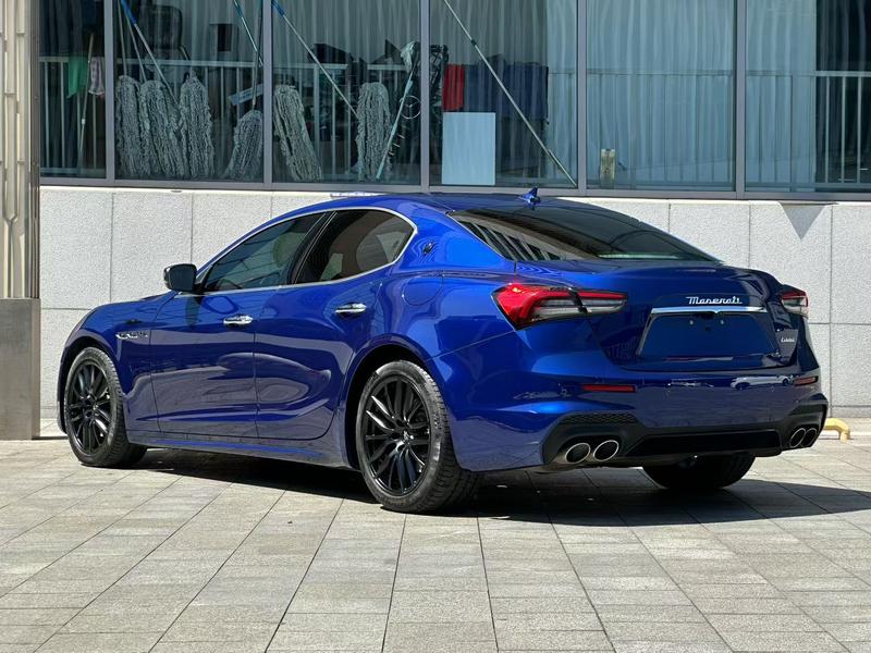 Maserati Ghibli, 2022 — фото 4 из 10