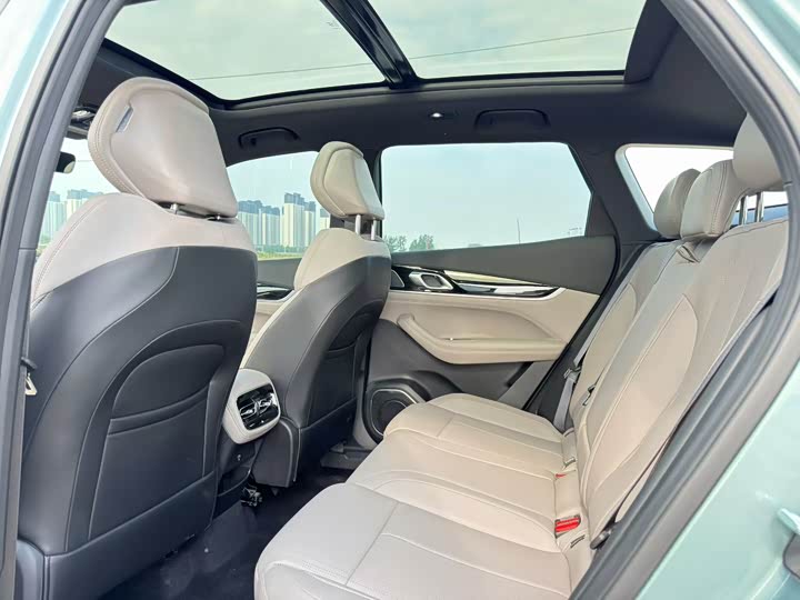 Geely Atlas L, 2025 — фото 5 из 9