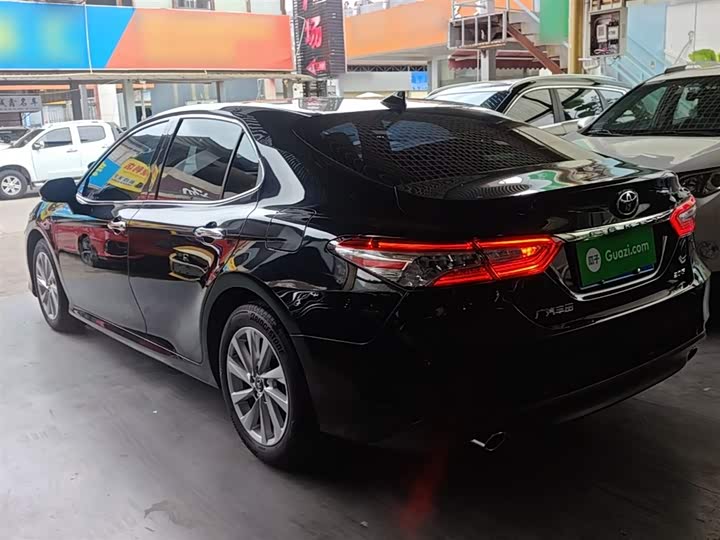 Toyota Camry, 2022 — фото 5 из 9