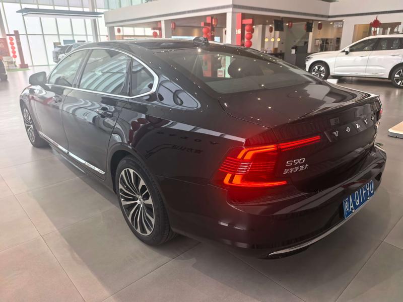 Volvo S90, 2024 — фото 5 из 12
