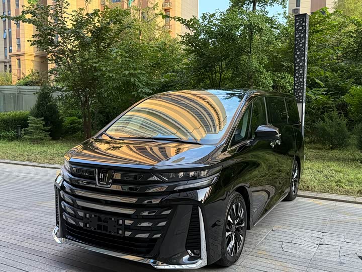 Toyota Vellfire, 2024 — фото 2 из 9