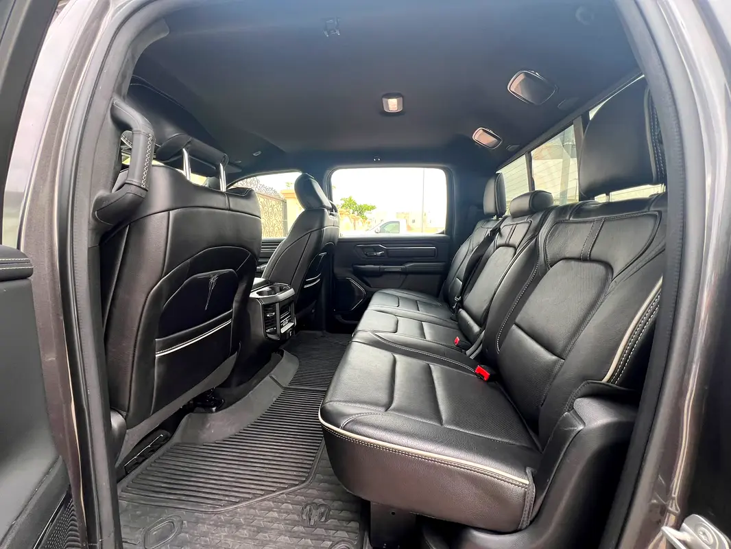 Dodge Ram 1500, 2022 — фото 8 из 8