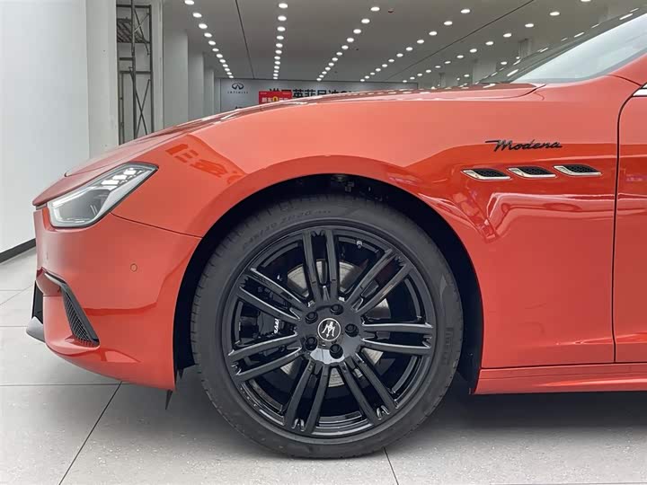 Maserati Ghibli, 2026 — фото 6 из 9