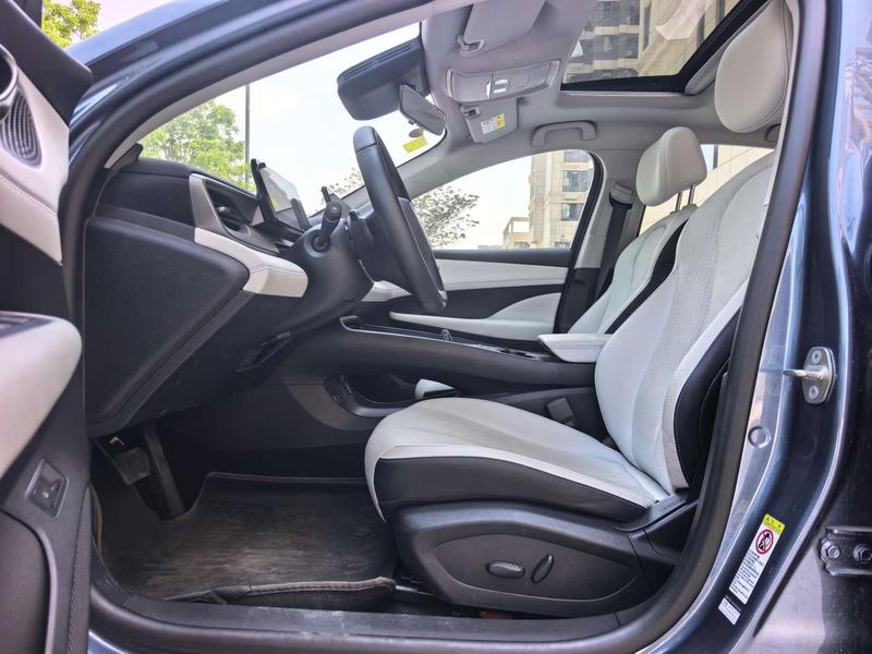 BYD Seal 05 DM-i Hybrid, 2024 — фото 9 из 11