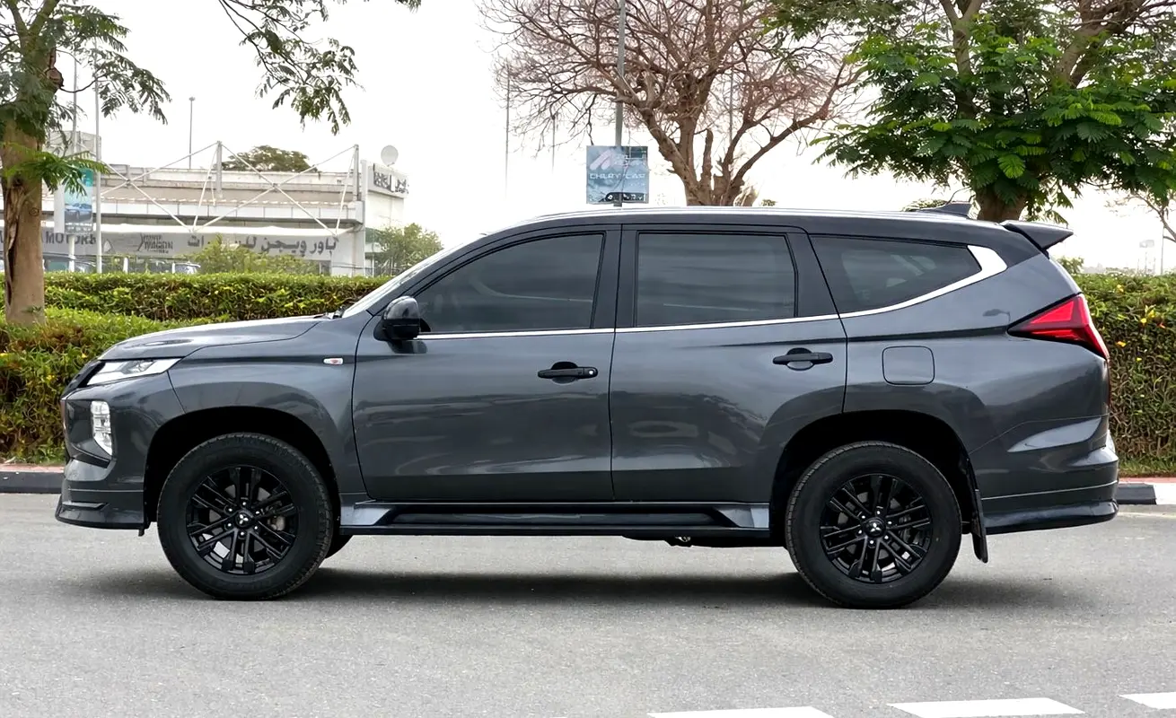 Mitsubishi Montero Sport, 2022 — фото 2 из 10
