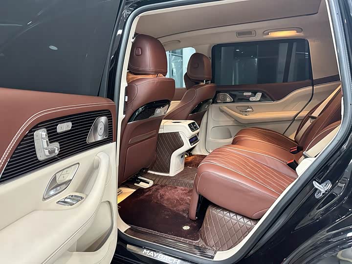 Mercedes-Benz Maybach GLS, 2025 — фото 8 из 9
