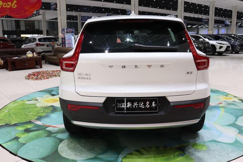 Volvo XC40, 2023 — фото 5 из 12