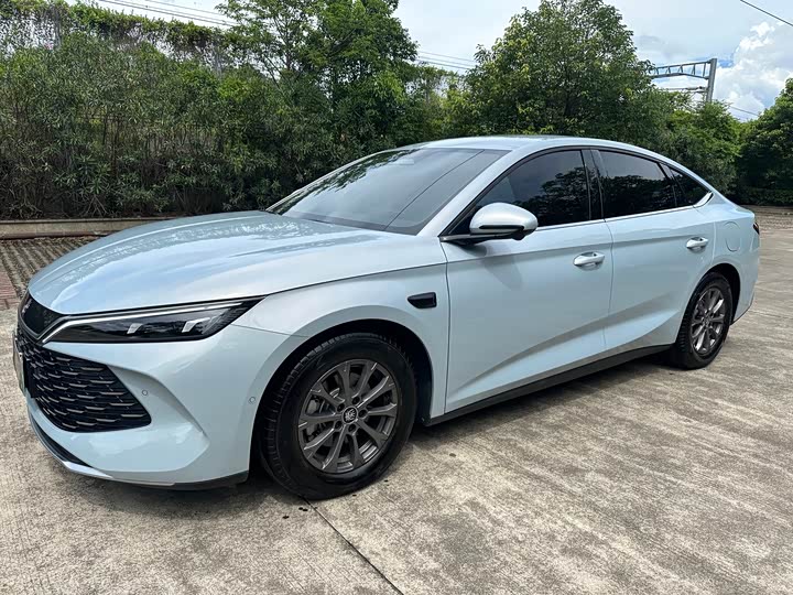 BYD Qin L, 2025 — фото 5 из 9