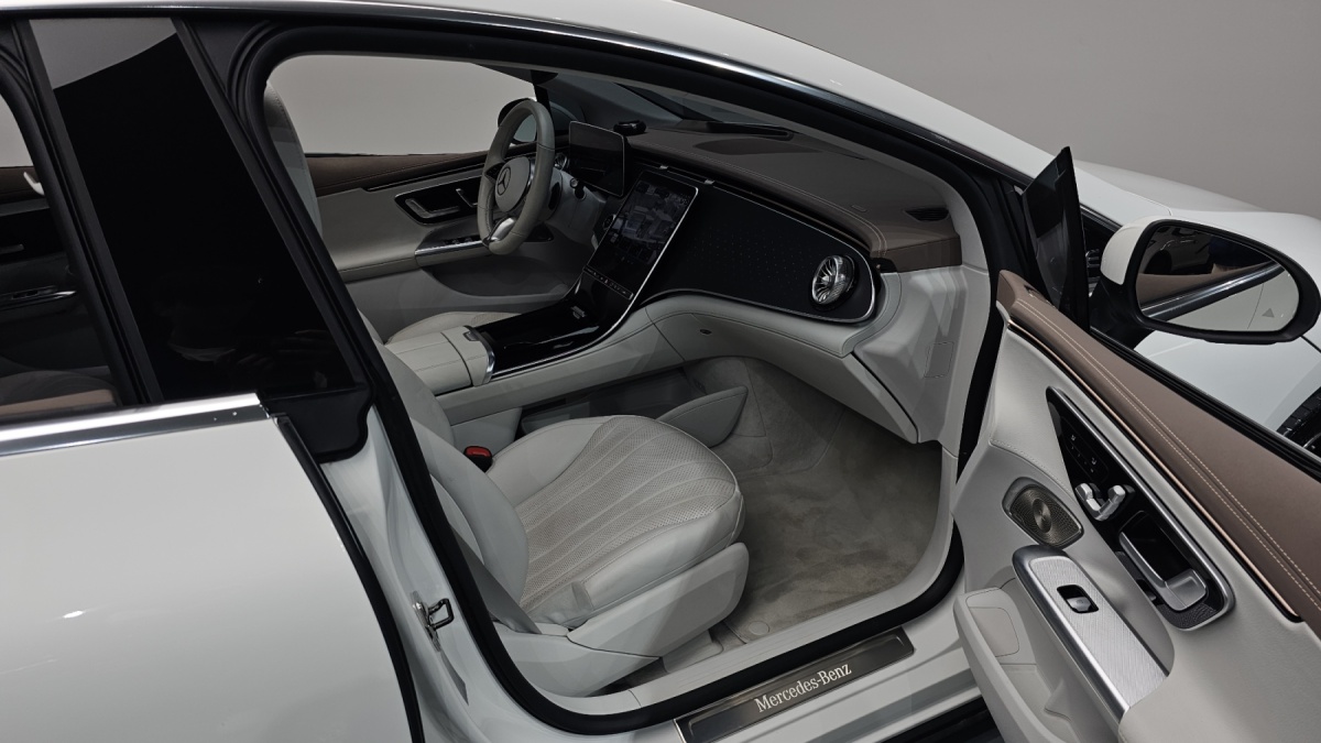 Mercedes-Benz EQE, 2023 — фото 10 из 12