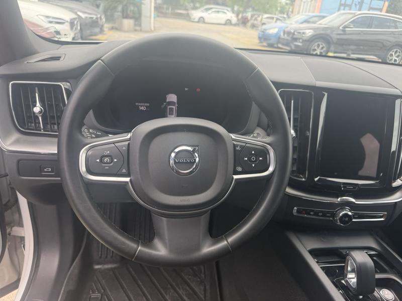 Volvo XC60, 2024 — фото 10 из 12