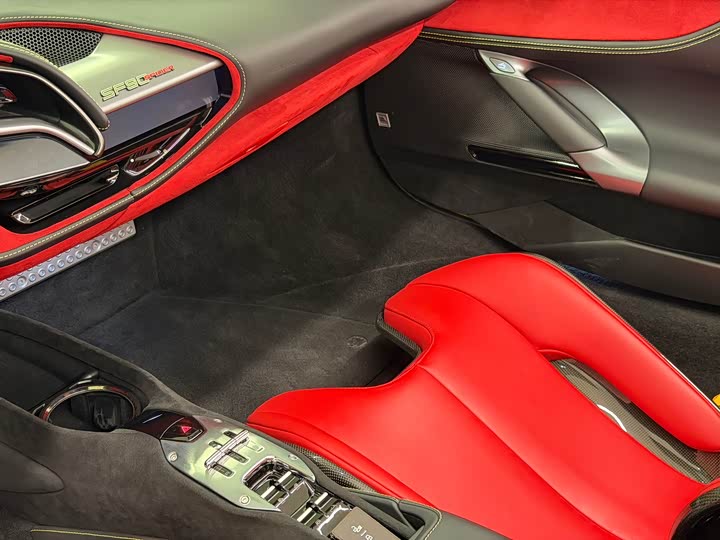 Ferrari SF90, 2024 — фото 9 из 9