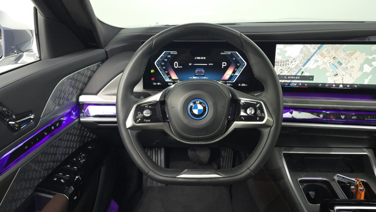 BMW i7, 2023 — фото 12 из 12