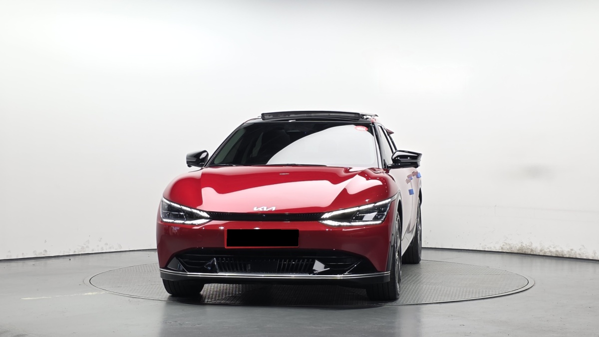 Kia EV6, 2023 — фото 3 из 12