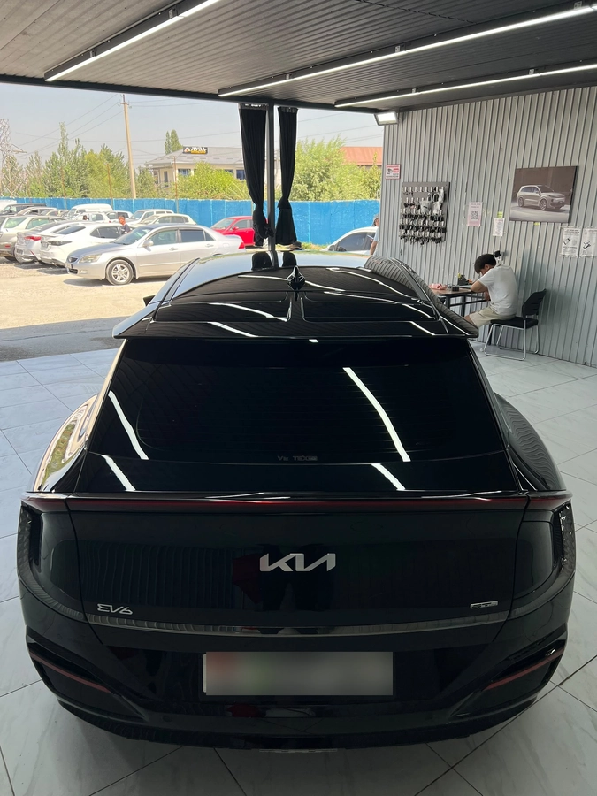 Kia EV6, 2023 — фото 2 из 12