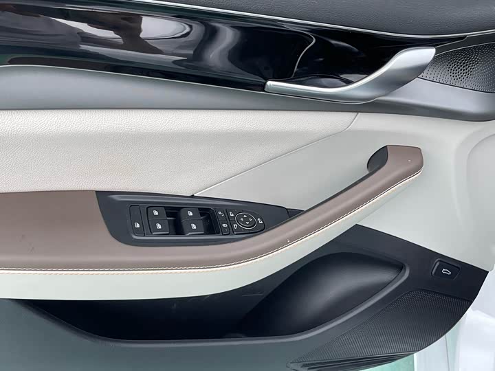 BYD Qin Plus, 2024 — фото 7 из 9