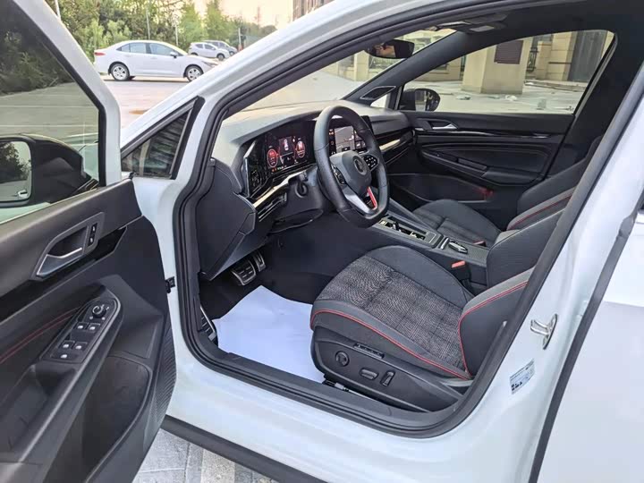 Volkswagen Golf GTI, 2023 — фото 7 из 9
