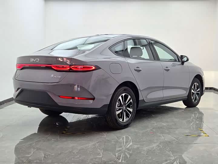 BYD Qin Plus, 2026 — фото 6 из 9