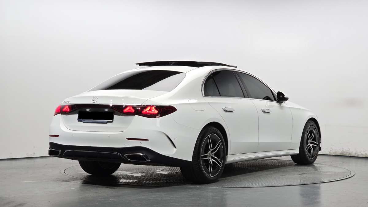 Mercedes-Benz E-Class, 2025 — фото 2 из 12