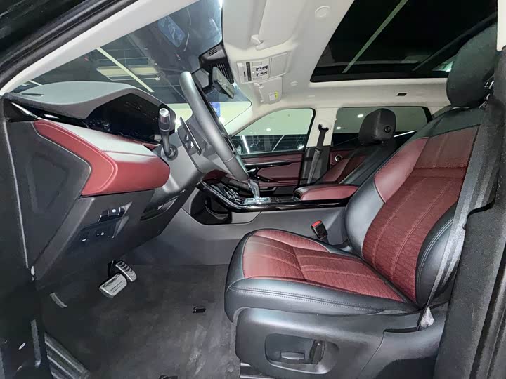 Land Rover Range Rover Evoque L, 2022 — фото 6 из 9