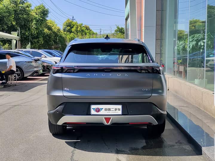 BAIC Arcfox Alpha T5, 2024 — фото 5 из 9