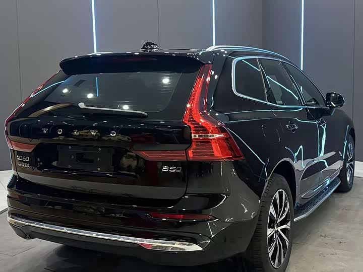 Volvo XC60, 2023 — фото 6 из 9