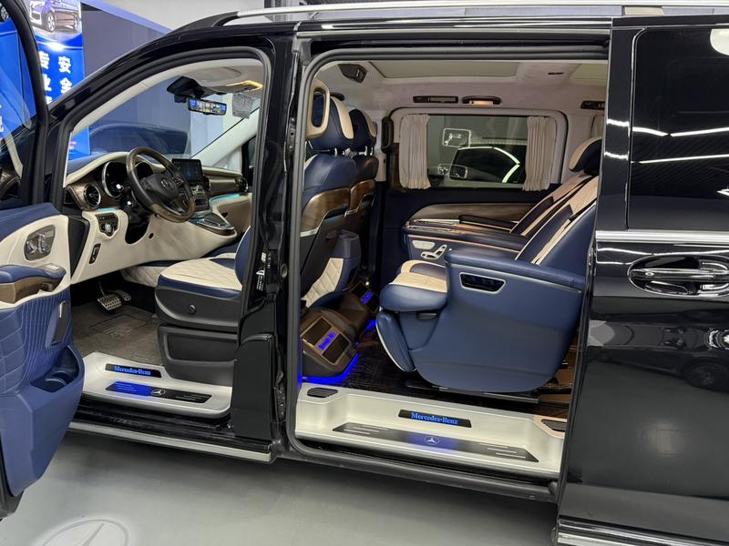 Mercedes-Benz V-Class, 2022 — фото 8 из 9