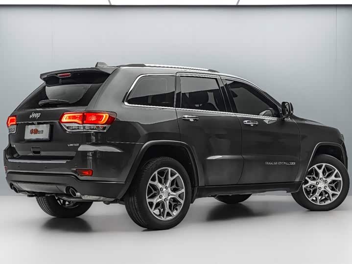 Jeep Grand Cherokee, 2023 — фото 7 из 9