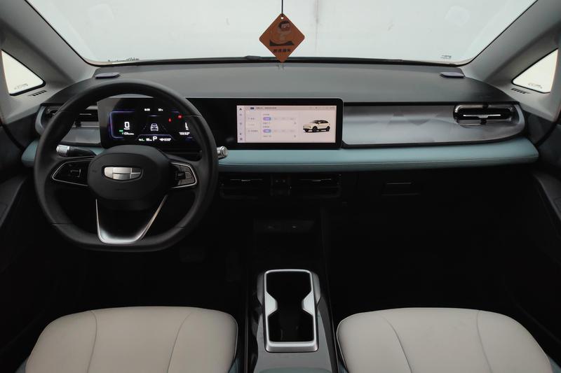 Geely Geometry E Firefly, 2023 — фото 9 из 12