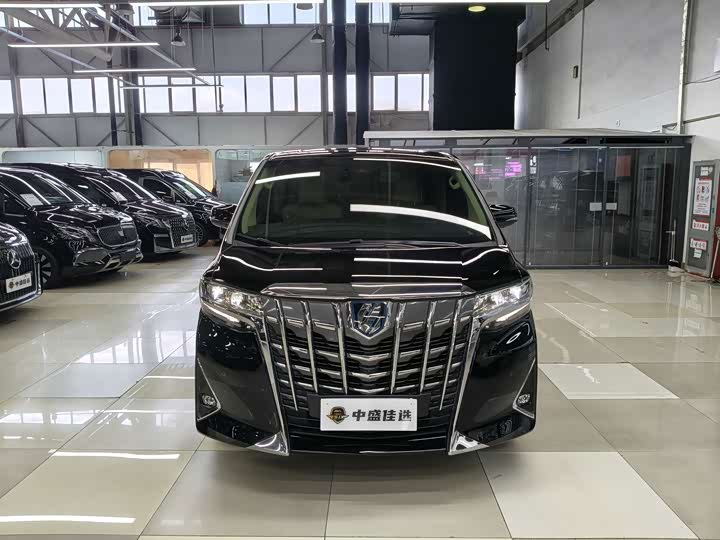 Toyota Alphard, 2022 — фото 2 из 9
