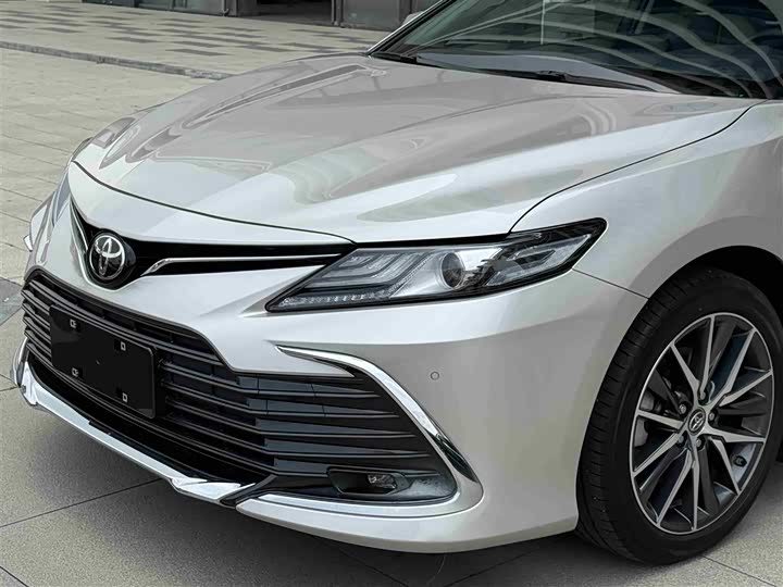 Toyota Camry, 2023 — фото 7 из 9
