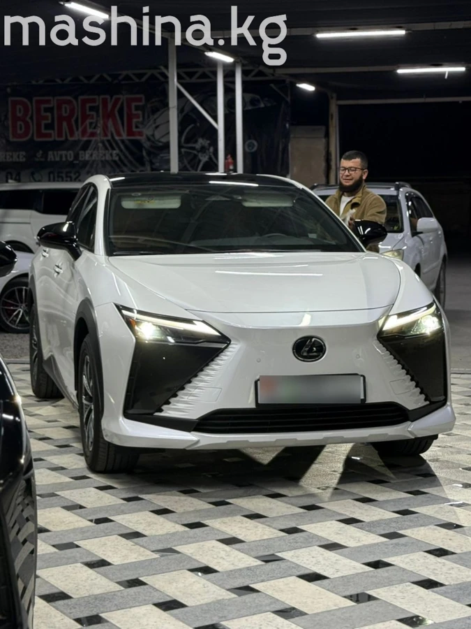 Lexus RZ, 2023 — фото 6 из 6