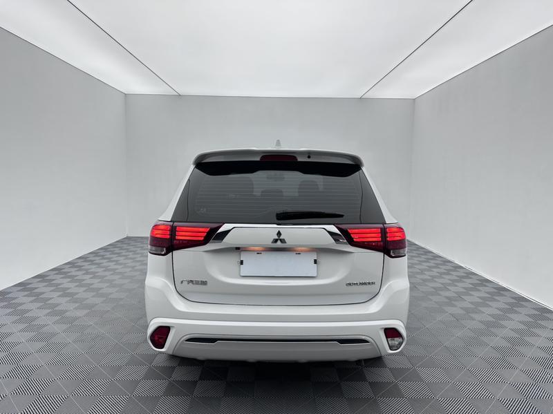 Mitsubishi Outlander, 2022 — фото 5 из 12