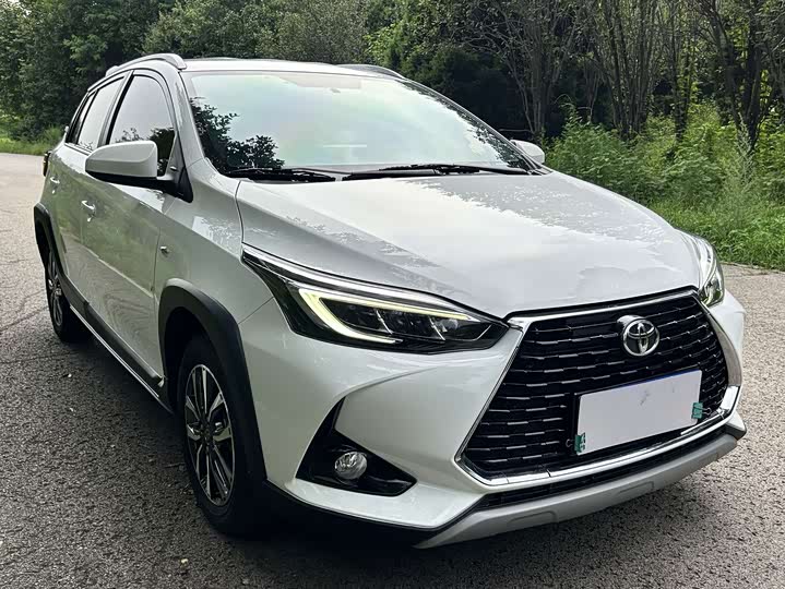 Toyota Yaris L Hatchback, 2022 — фото 3 из 9