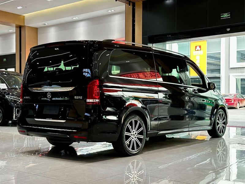 Mercedes-Benz V-Class, 2022 — фото 5 из 12