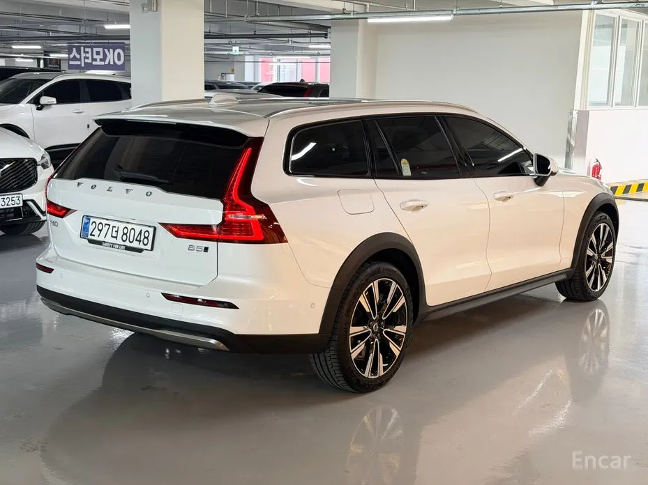 Volvo V60, 2025 — фото 2 из 12