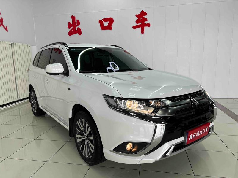 Mitsubishi Outlander, 2022 — фото 3 из 12