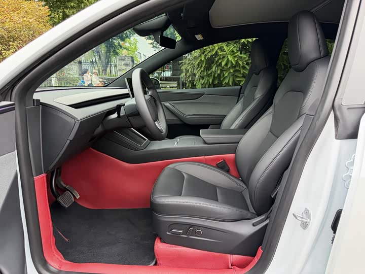 Tesla Model Y, 2025 — фото 6 из 9
