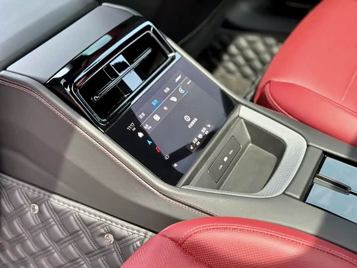 Porsche Panamera, 2024 — фото 7 из 9