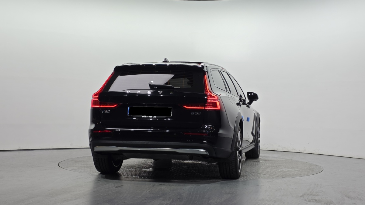 Volvo V60, 2024 — фото 4 из 12