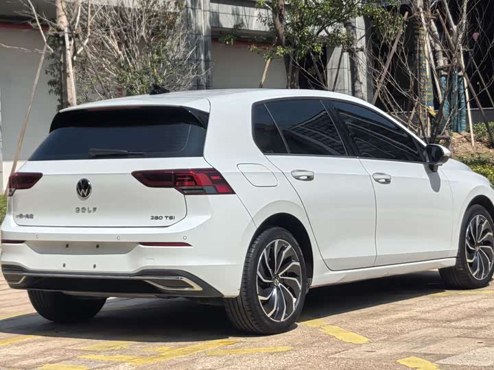 Volkswagen Golf, 2023 — фото 6 из 9