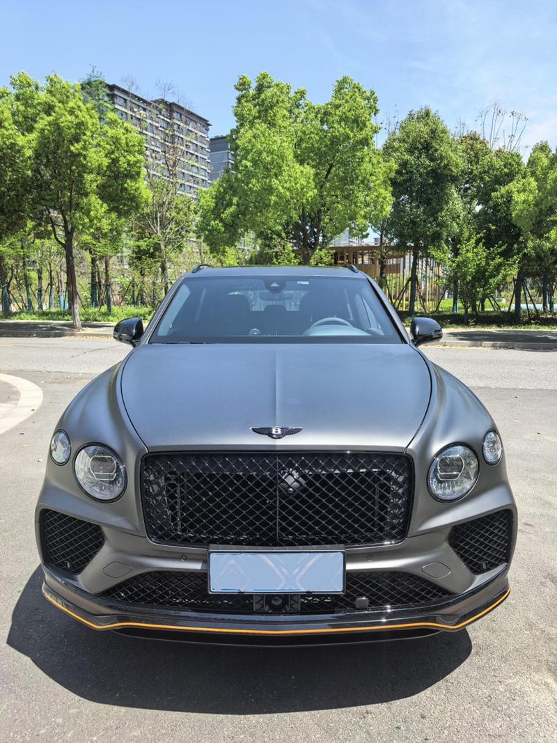 Bentley Bentayga, 2025 — фото 2 из 7