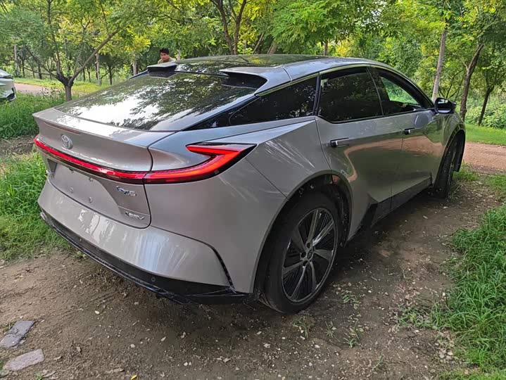 Toyota bZ5, 2025 — фото 2 из 9