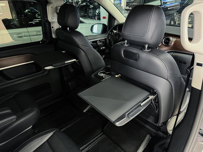 Mercedes-Benz V-Class, 2023 — фото 8 из 10