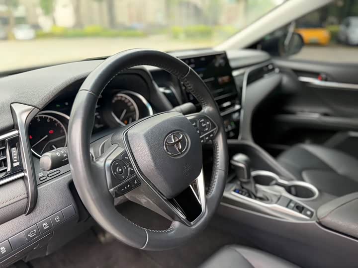 Toyota Camry, 2022 — фото 6 из 9