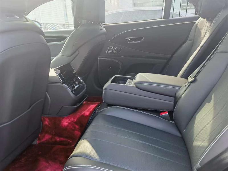 Bentley Flying Spur, 2022 — фото 7 из 8