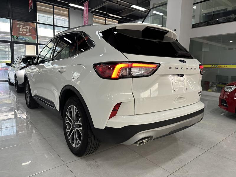 Ford Escape, 2022 — фото 4 из 12