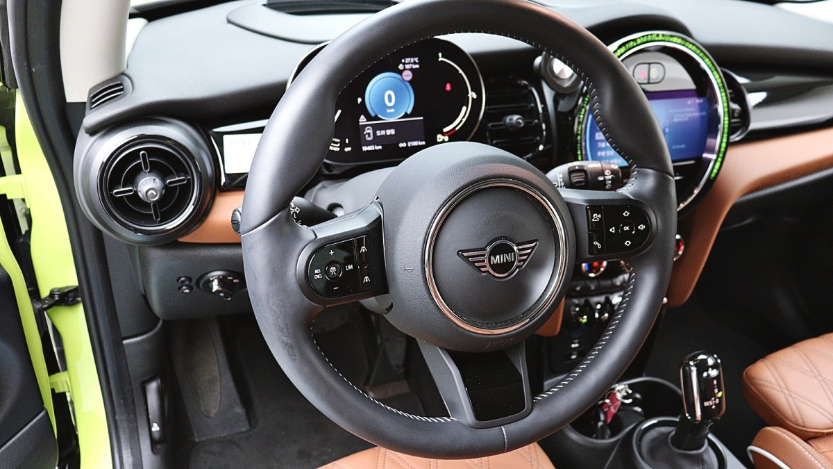 Mini Cooper, 2023 — фото 9 из 12