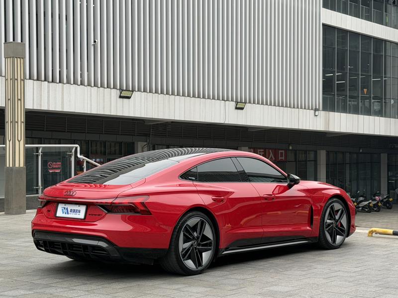 Audi RS e-tron GT, 2024 — фото 7 из 12