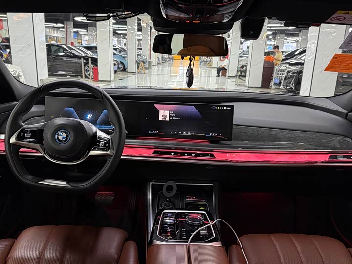 BMW i7, 2023 — фото 7 из 9
